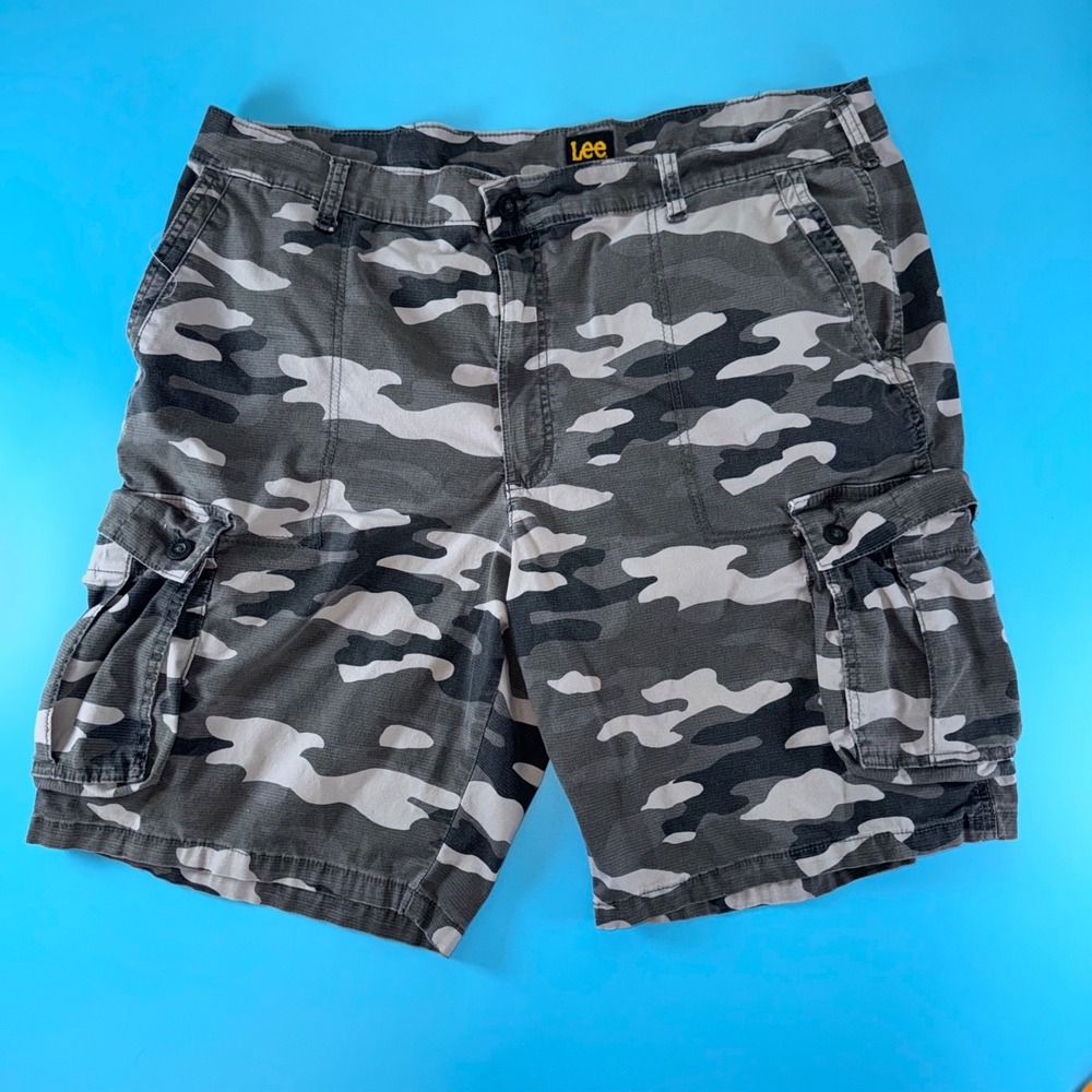 Lee  Gray Camo Cargo Shorts Mens Size 42 Fishing Hiking Outdoor Camping